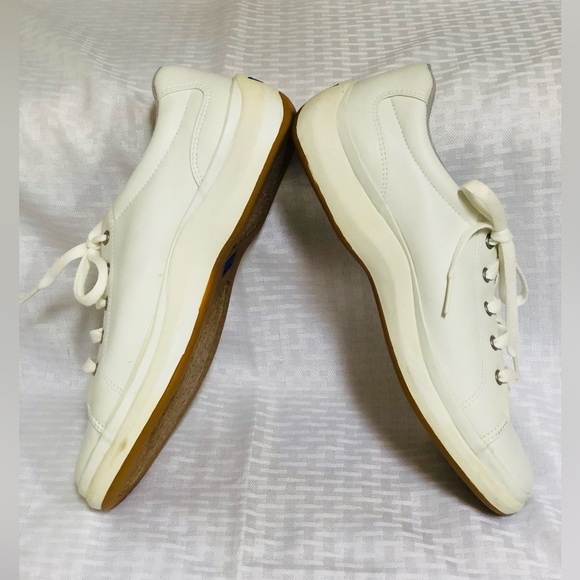 Keds with Pure Fit, Gently Used, Tread like new, a few blemishes on side - Picture 4 of 9
